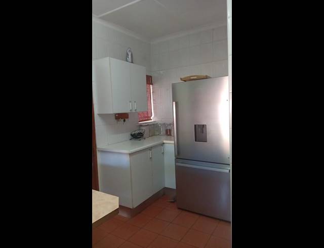 3 BEDROOM PROPERTY TO RENT IN FLORIDA LAKE